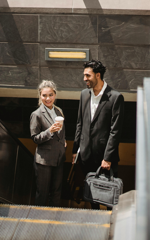 Find the right global mobility providers for your employes. Image by pexels-ketut-subiyanto